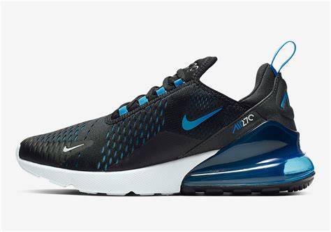 270 nike blauw